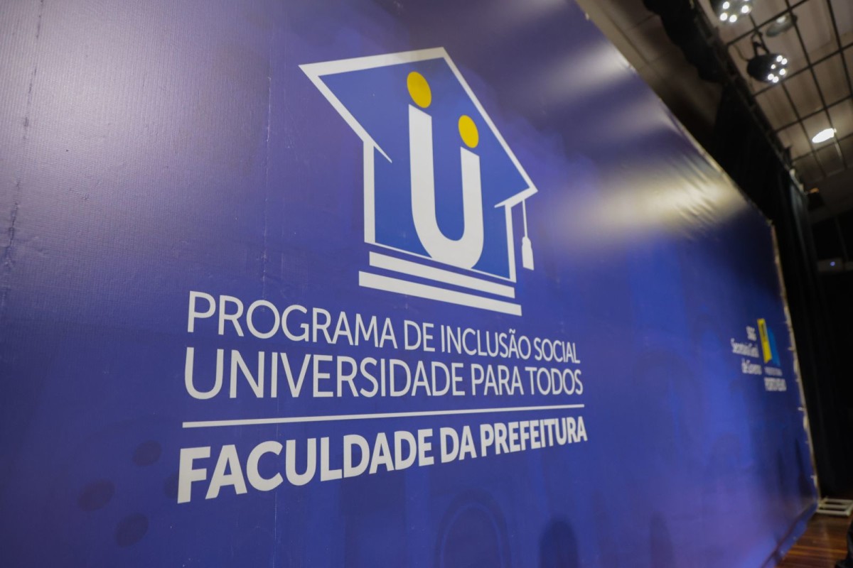 Programa já beneficiou mais de 1.400 pessoas com bolsas de estudo